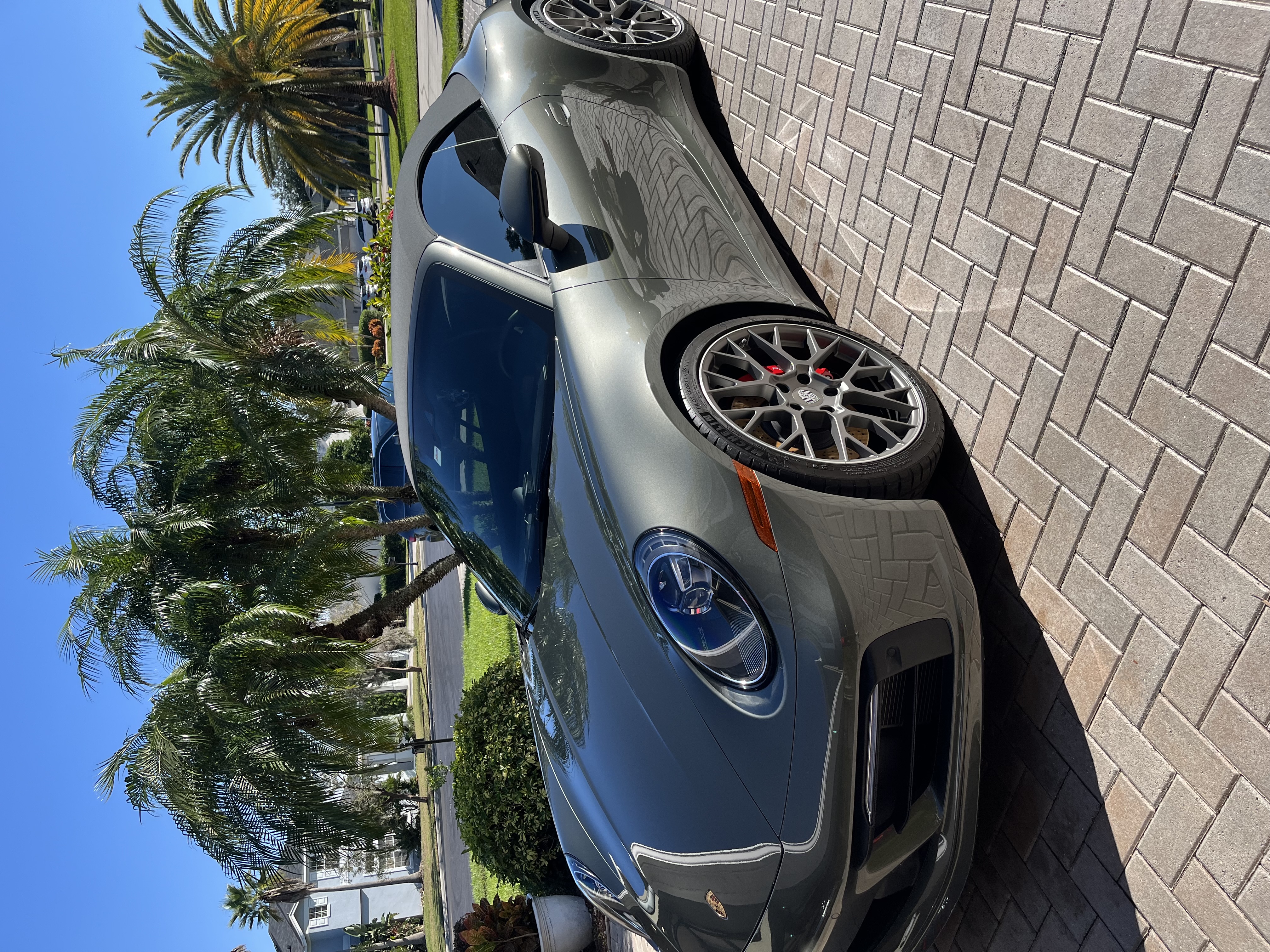 Detailed vehicle, exterior shine